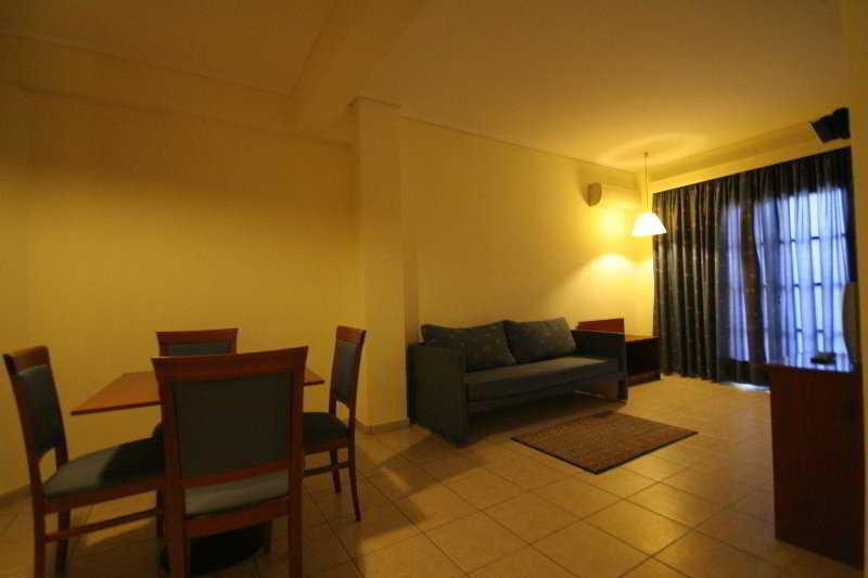 פסאלידי Theodorou Beach Hotel Apartments מראה חיצוני תמונה