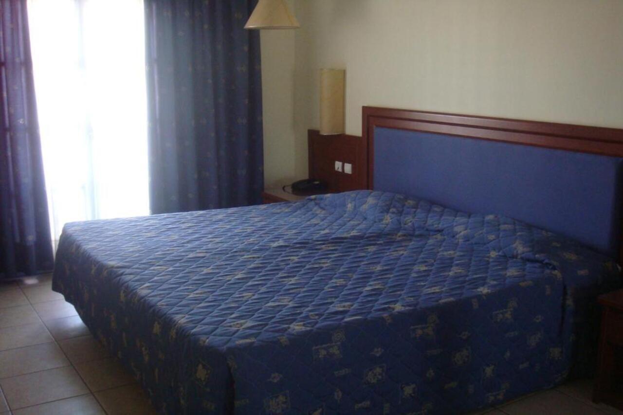 פסאלידי Theodorou Beach Hotel Apartments מראה חיצוני תמונה