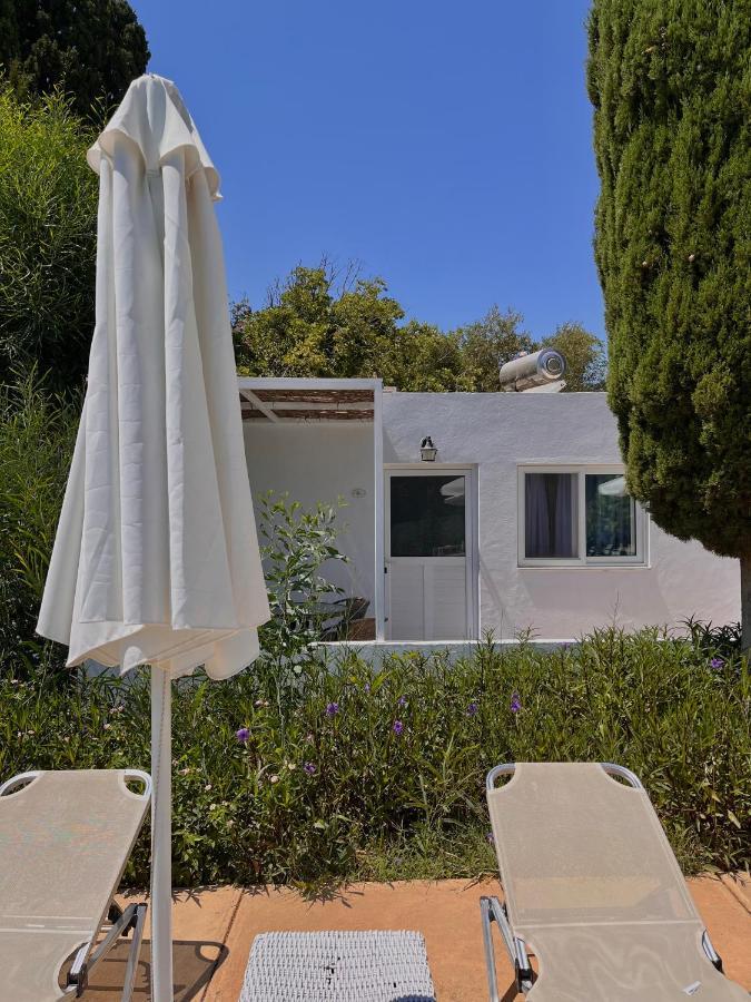 פסאלידי Theodorou Beach Hotel Apartments מראה חיצוני תמונה