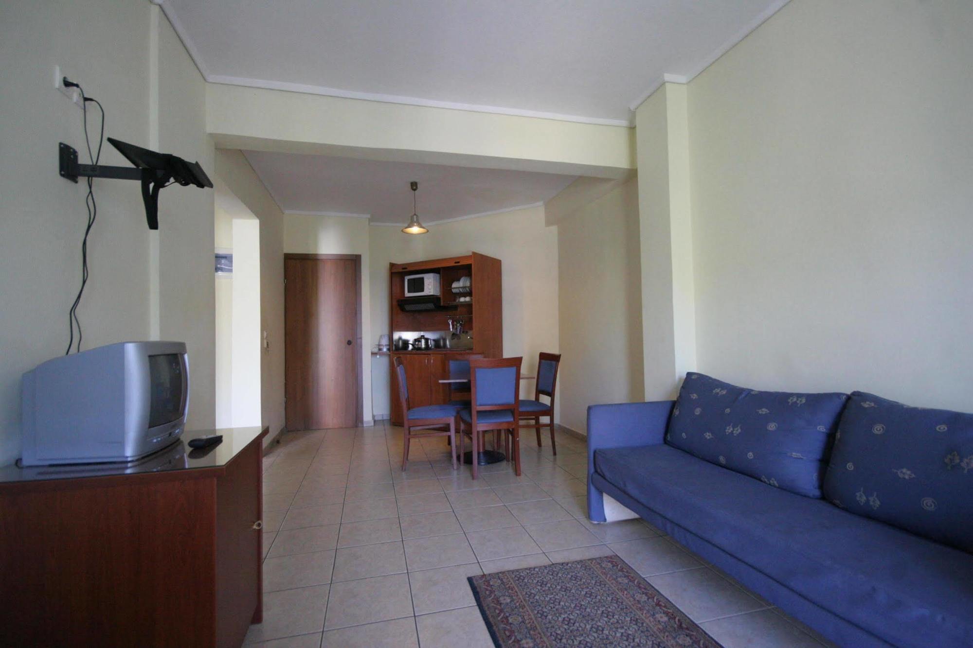 פסאלידי Theodorou Beach Hotel Apartments מראה חיצוני תמונה