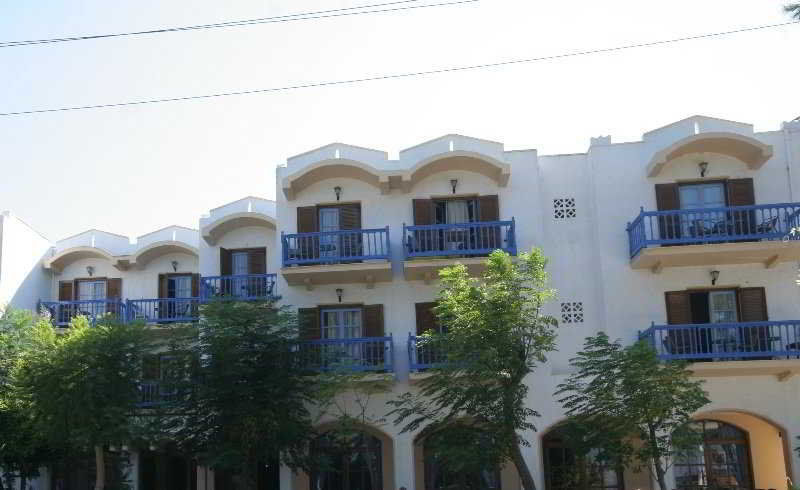 פסאלידי Theodorou Beach Hotel Apartments מראה חיצוני תמונה